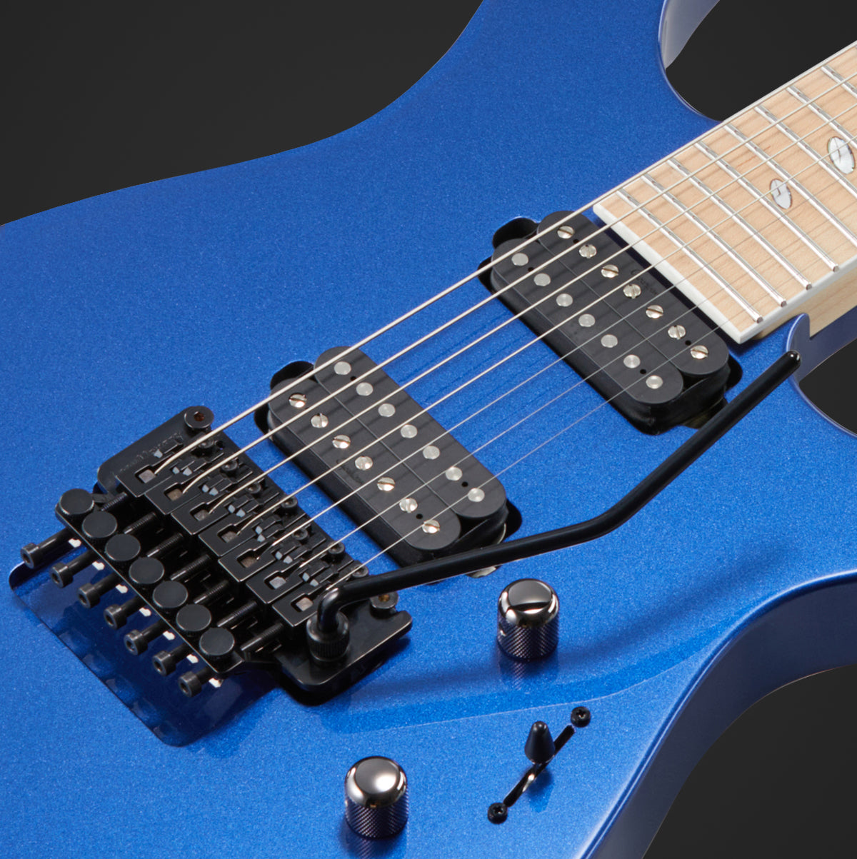 Dellinger 7 EF/MF – Caparison Guitars